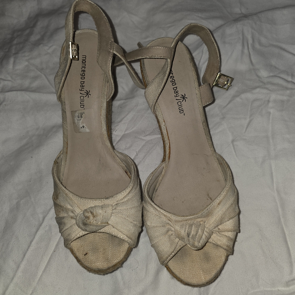 VERY WORN Women's Wedge Heels